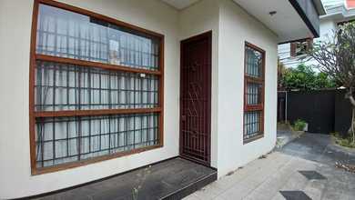 Promo Rumah di Cibeunying, Bandung, LB 225m², Harga 2,5 Miliar