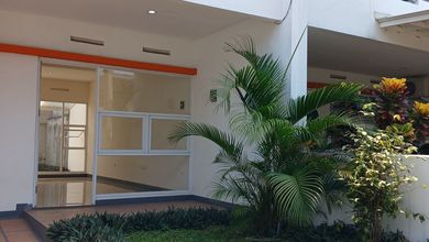 Hunian Favorit di Arcamanik, Bandung, 3 KT, Harga 1,3 Miliar