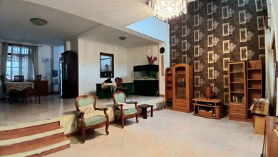 Rumah Elegan di Setra Murni, Bandung, 4 Kamar Tidur, LT 300m²