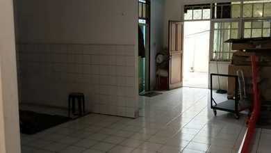 Ruko Strategis di Jalan Bkr Ada 5 Kamar Tidur 2 .5 Lantai Mainroad