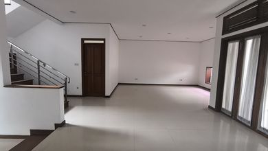 Dikontrakkan Rumah Murah di Batununggal, Bandung, LT 450m²