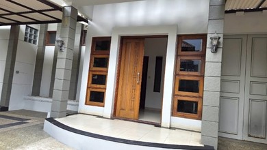 Hunian Elegan di Singgasana, Bandung, 3 KT, LT 273m²