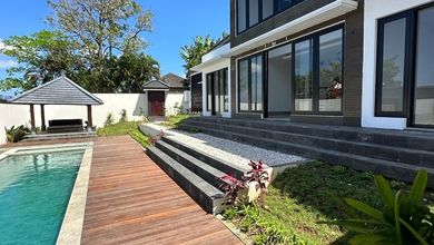 Jual Rumah Cantik LT 528 m2 area Canggu, Badung