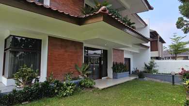 Jual Rumah Megah Luas 375 m2 Kawasan Setiabudi, Bandung