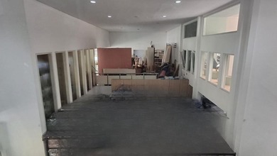 For Sale Ruang Usaha Strategis, Posisi Hoek 3 Lantai di Jalan Sutami Bandung