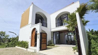 Dijual Villa 3 Br Dekat Pantai Berawa & Batu Bolong Canggu