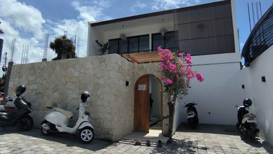 Hunian Mewah di Kawasan Canggu, Badung, LB 160m², Harga 4,6 Miliar