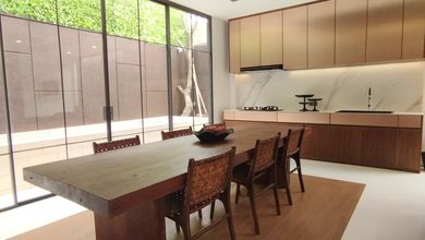 Rumah Elite di Kawasan Umalas, Badung, LB 300m², Harga 9,25 Miliar