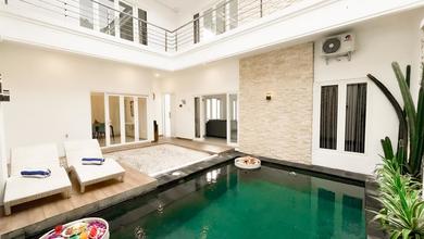 Rumah Prestisius di Kawasan Canggu, Badung, LB 150m², Harga 5,9 Miliar