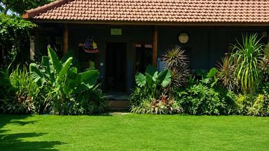 Hunian Prestisius di Kawasan Seminyak, Badung, LB 300m², Harga 15 Miliar