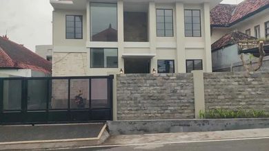 Hunian Mewah di Sanur, Denpasar, 4 Kamar Tidur, LT 360m²