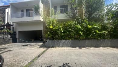 Hunian Elite di Kawasan Seminyak, Badung, LB 250m², Harga 5,2 Miliar