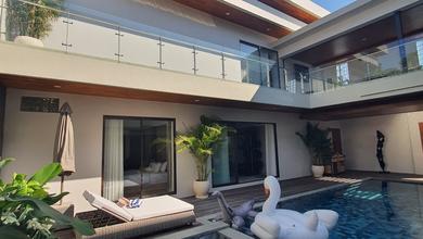Hunian Elegan di Seminyak, Badung, 3 Kamar Tidur, LT 348m²