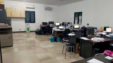 Gudang Luas Dekat Stasiun Kereta Cepat GedeBage Bandung