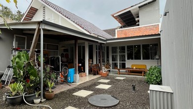 Rumah Elegan di Arcamanik, Bandung, 3 Kamar Tidur, LT 400m²
