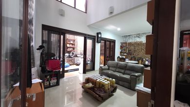 Rumah Elegan di Batununggal, Bandung, 4 KT, LT 180m²