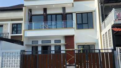 Rumah Eksklusif Luas 180 m2, di BSD, Tangerang