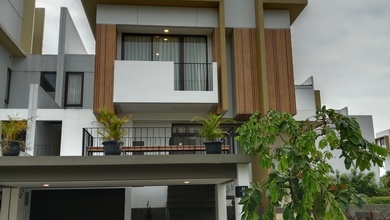 Rumah Modern Luas 326 Jual di BSD City, Tangerang