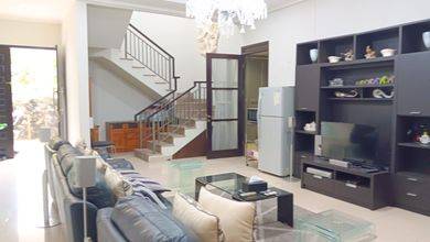 Jual Rumah Siap Tinggal di Batununggal, Bandung, LT 260 m2