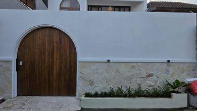 Villa Minimalis 2 Lantai Dekat Pantai Berawa