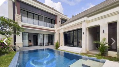 Dijual Villa Dua Lantai Dekat Pantai Berawa 