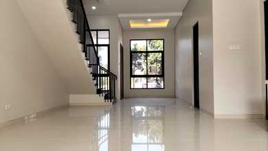 Dijual rumah Mewah di Singgasana, Bandung - LT 179m²