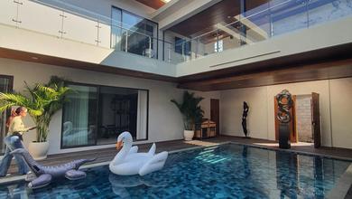 Dijual 3 Br Villa Tropikal Seminyak Bali Freehold