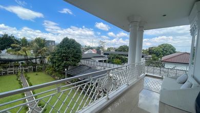 For Sale rumah Mewah di Setra Duta, Bandung - LT 1304m²