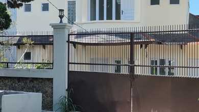 Hunian Mewah di Cipaku, Bandung, 4 KT, LT 550m²