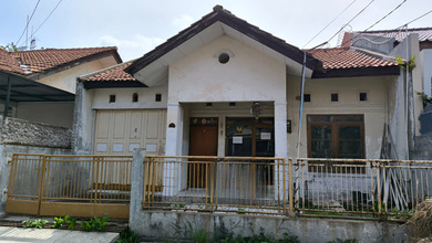 Disewakan Segera Rumah Bagus dengan Tanah Luas 144 m2 Kawasan Taman Kopo Indah