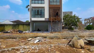 Rumah Mewah di Kemang, Jakarta Selatan, 3 KT, LT 66m²