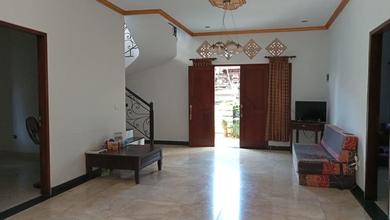 Hunian Mewah di Renon, Denpasar, 4 Kamar Tidur, LT 235m²