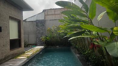 Villa 2 Lantai Fully Furnished Siap Huni Lokasi Strategis