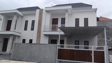 Kesempatan Rumah di Denpasar Selatan, Denpasar, LB 130m², Harga 2,4 Miliar