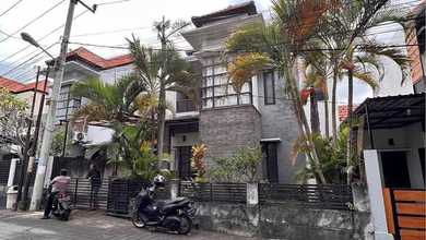 Kesempatan Rumah di Denpasar Barat, Denpasar, LB 110m², Harga 2,5 Miliar