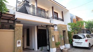 Kesempatan Rumah di Denpasar Timur, Denpasar, LB 170m², Harga 2,4 Miliar