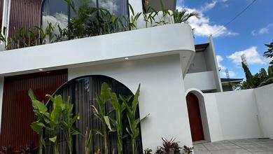 Vila Keren Bergaya Modern Mediteranian Di Tumbak Bayuh Pererenan Demat Canggu