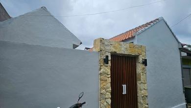 Kesempatan Rumah di Kerobokan, Badung, LB 100m², Harga 1,8 Miliar