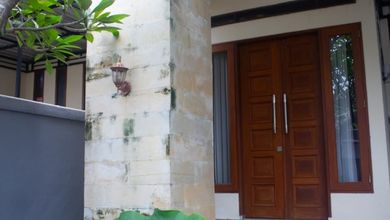 Kesempatan Rumah di Renon, Denpasar, LB 150m², Harga 2 Miliar