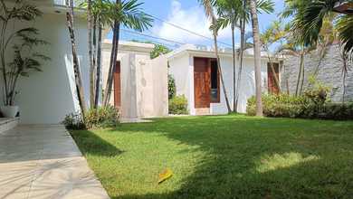 Vila Mewah Dan Luas Full Furnished Lokasi Strategis