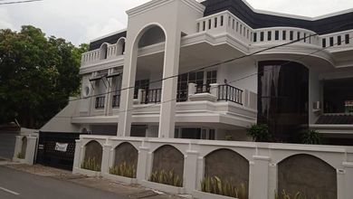 Rumah Area Luxury Denpasar Utara, Denpasar - Harga Terbaik 11,9 Miliar