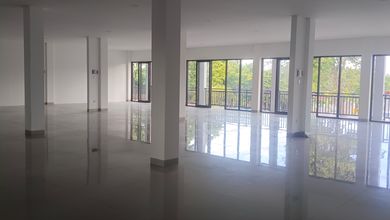 Ruko Baru 3 Lantai di Pusat Kawasan Bisnis