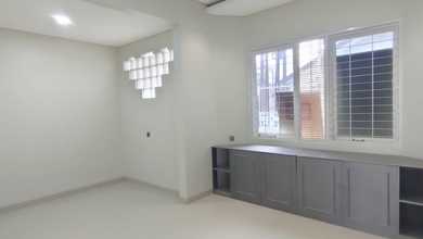Hunian Favorit di Taman Holis Indah, Bandung, 3 KT, Harga 1,75 Miliar