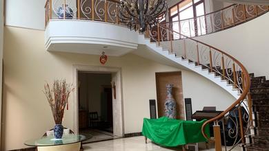 Hunian Mewah di Setiabudi, Bandung, 8 Kamar Tidur, LT 1284m²