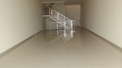 Cocok untuk Investasi Ruko 3 Lantai Lokasi Strategis di Soekarno Hatta