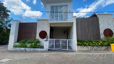Hunian Elit Disewakan di Kawasan Kuta Utara, Badung, LB 170m²