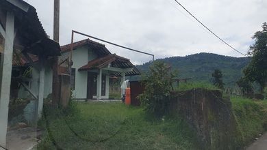 Kesempatan Rumah di Lembang, Bandung, LB 125m², Harga 900 Juta