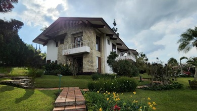 Beli Rumah Hitung Tanag. Vila Mewah Di Puncakcak 