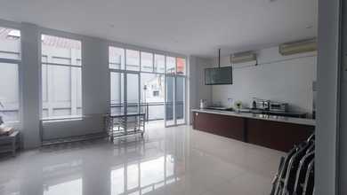 Gedung 3 LT di Jalan Utama Bandung di Jl Gatsu Dng Fungsi Rumah di LT 3