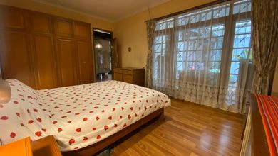 Rumah Mewah di Sukajadi, Bandung, 4 Kamar Tidur, LT 400m²